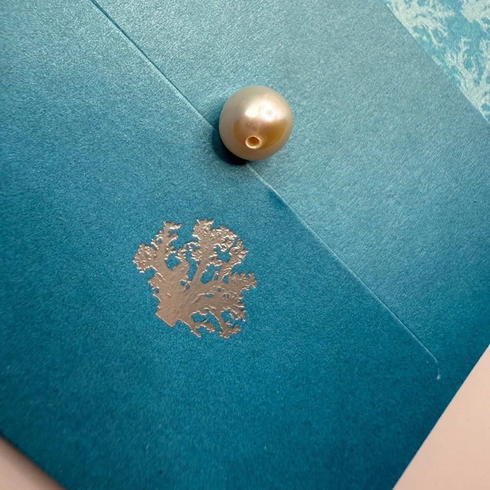 🤍 Maui divers jewelry Pick a Pearl beautiful, white, pearl and blue satin pouch - Picture 2 of 6